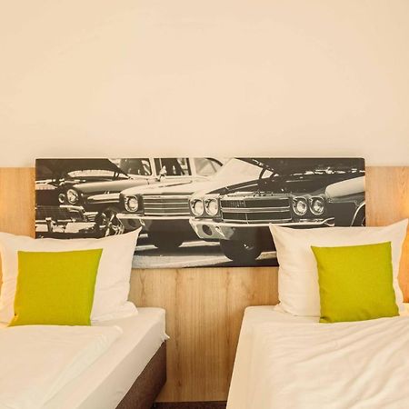 Highway Hotel Herbolzheim Extérieur photo