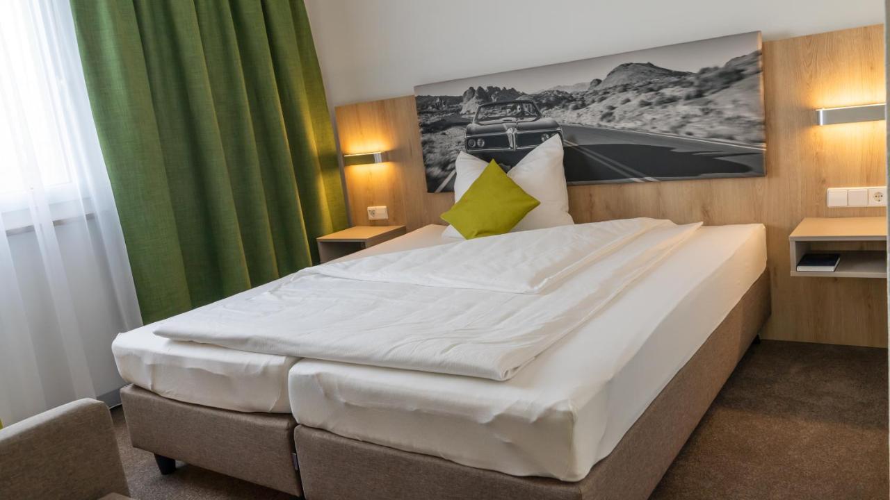 Highway Hotel Herbolzheim Extérieur photo