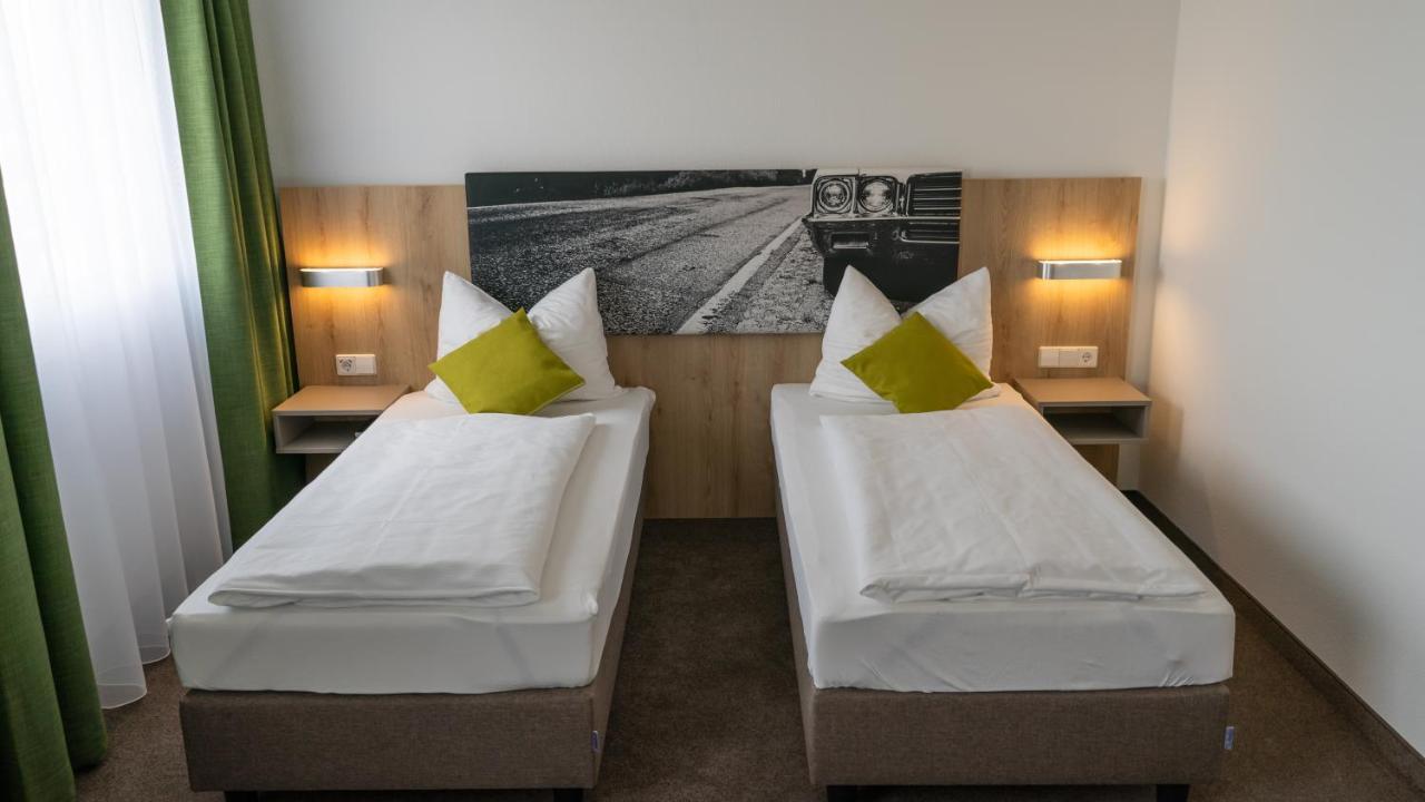Highway Hotel Herbolzheim Extérieur photo