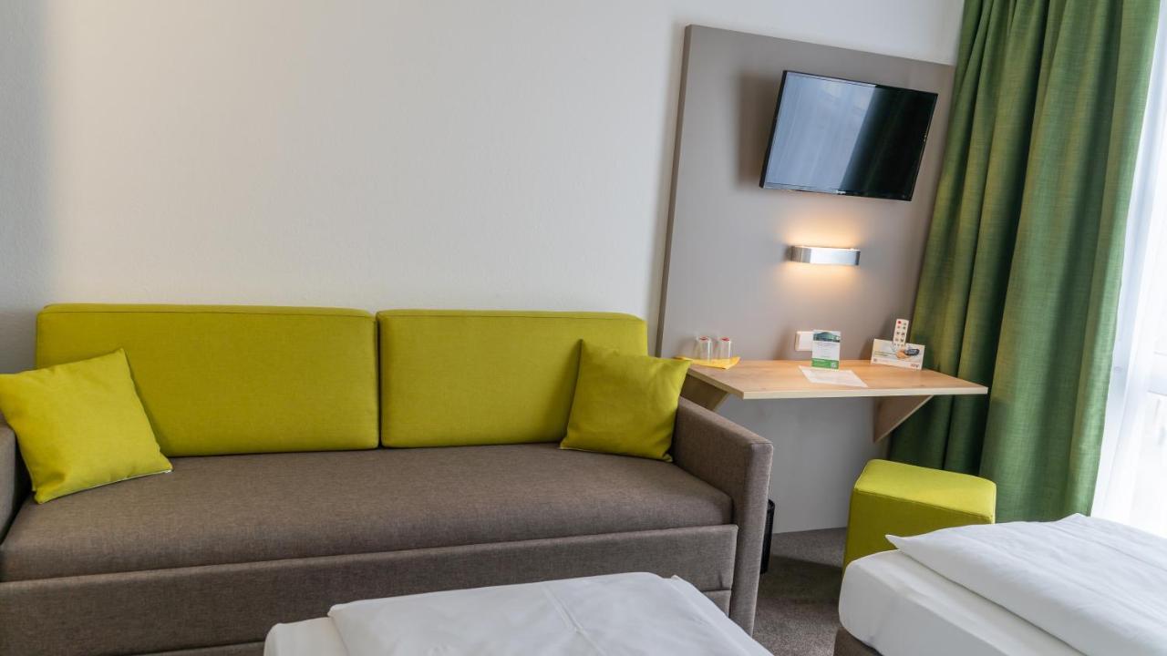 Highway Hotel Herbolzheim Extérieur photo
