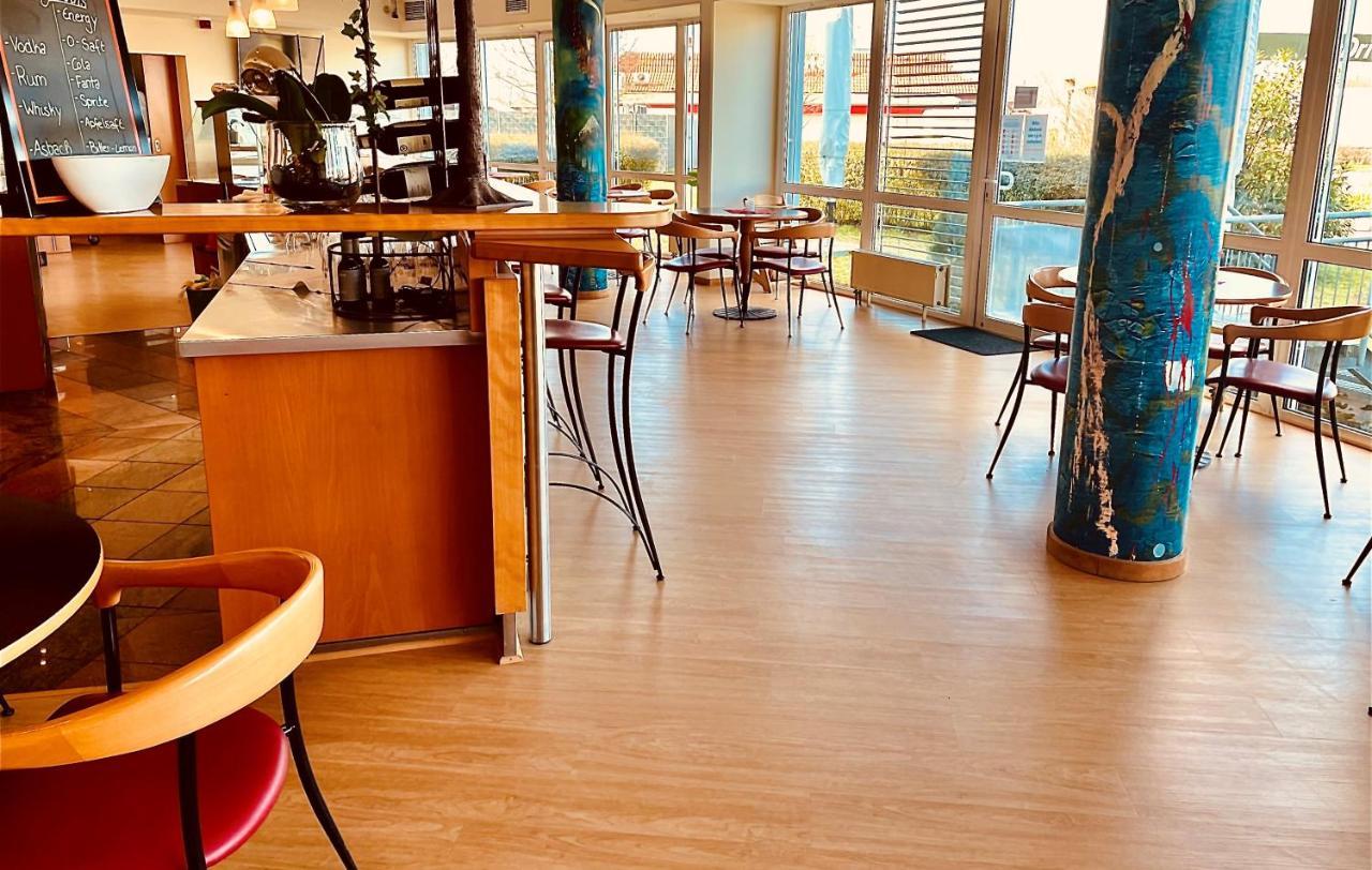 Highway Hotel Herbolzheim Extérieur photo