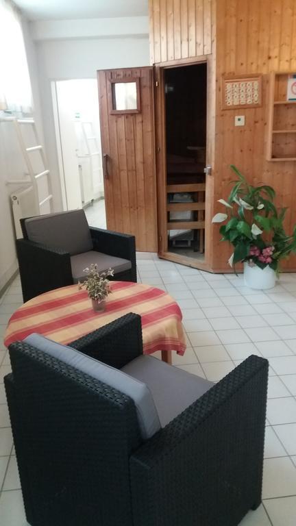 Highway Hotel Herbolzheim Extérieur photo